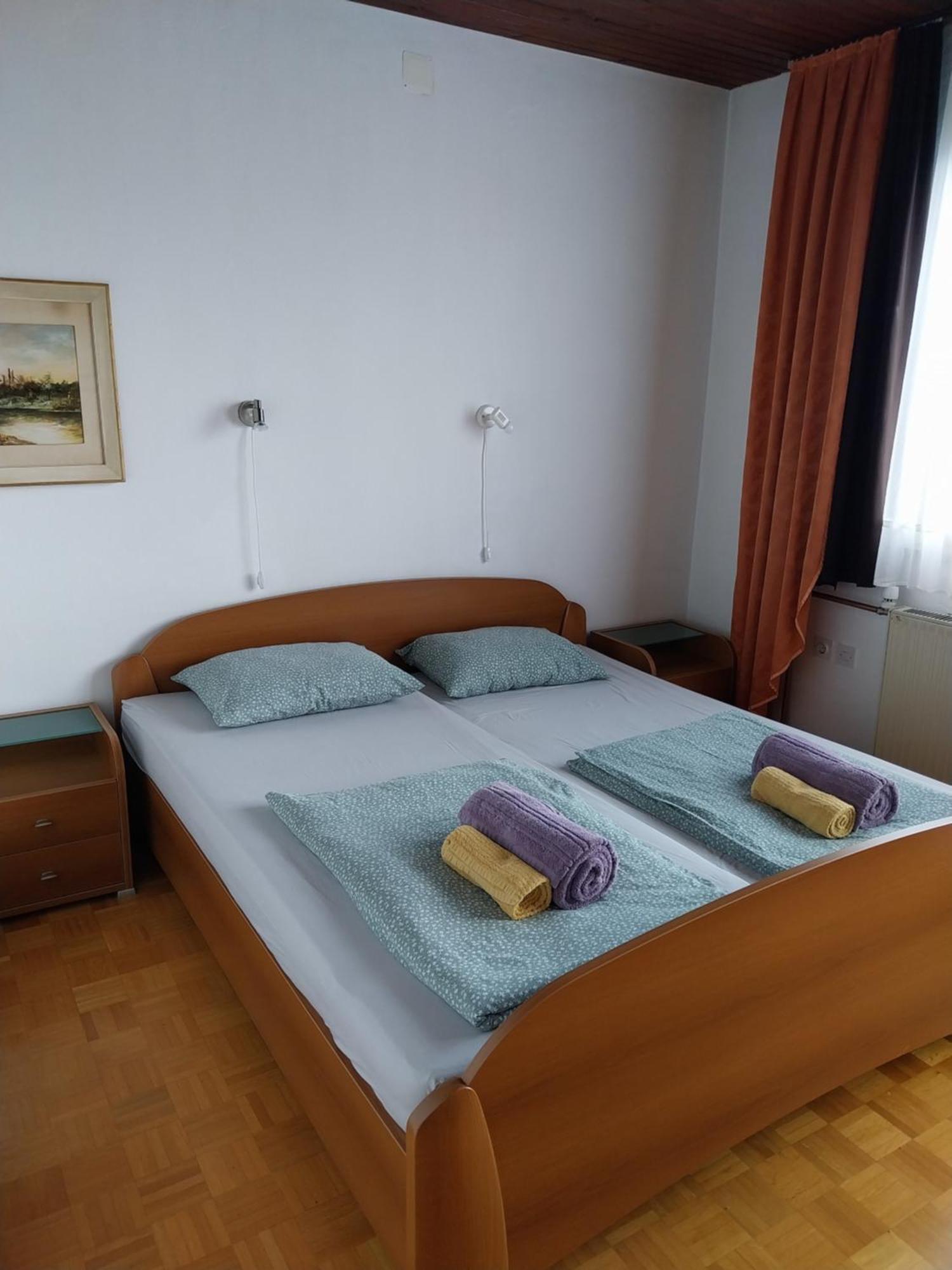 Apartment Katrin Zirovnica Extérieur photo